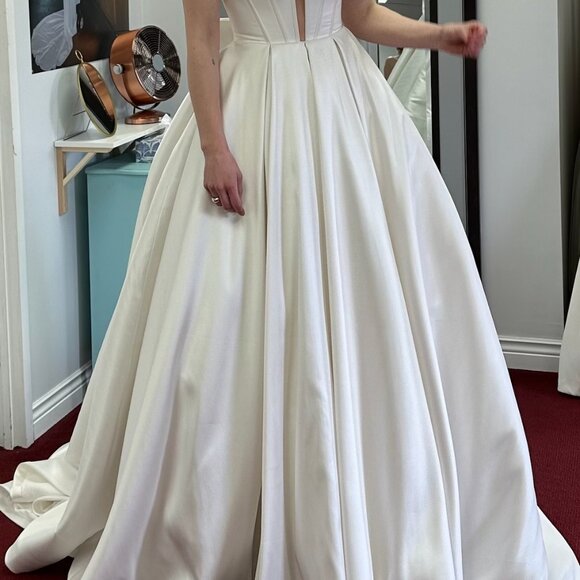 Justin Alexander Hammond Dress - Picture 3 of 4